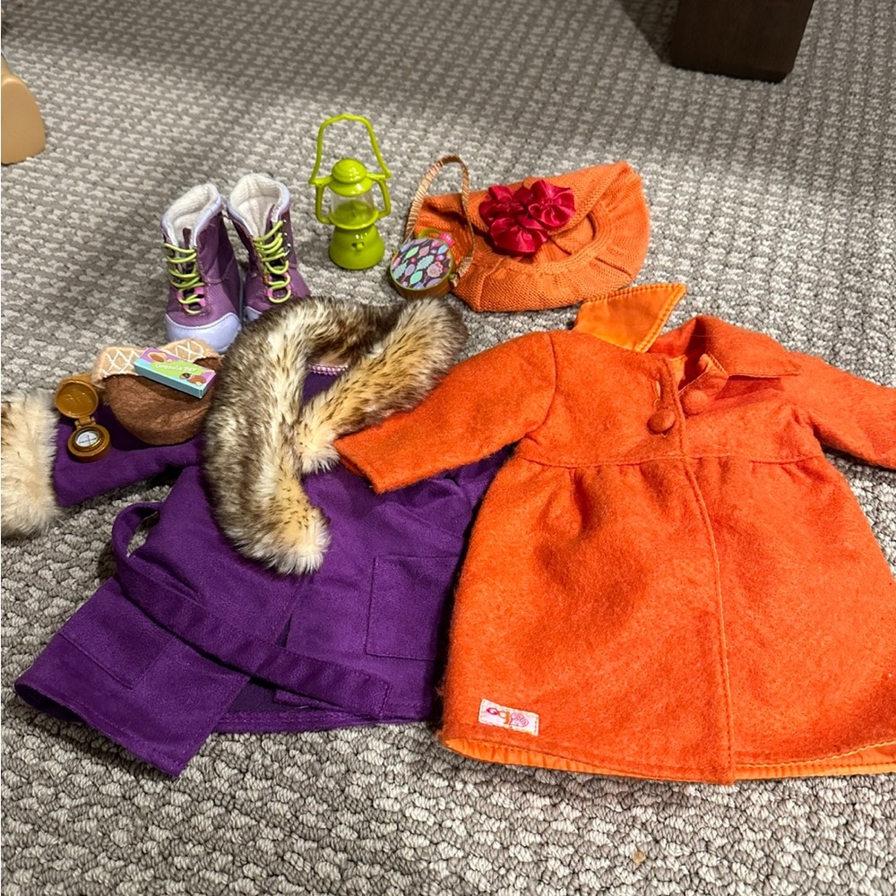 camping/rainy day outfit + accessories for your dolls!